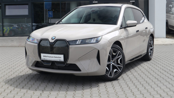 BMW iX xDrive45